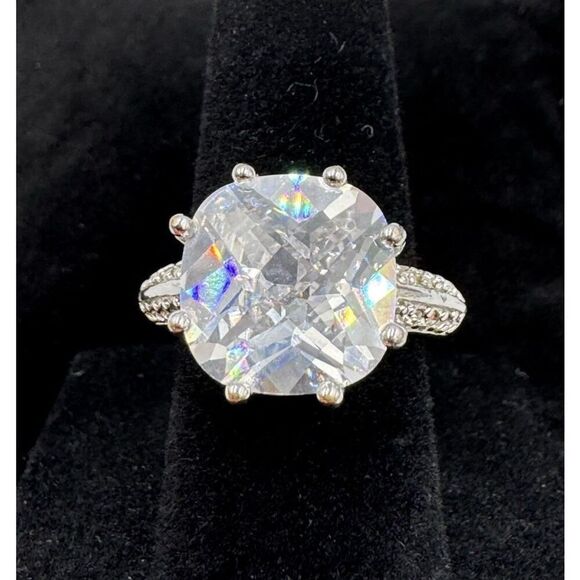 Silver Tone Solitaire Cushion Cut Adjustable Statement Ring Signed NV Sz 4.5-6.5 - Picture 5 of 8